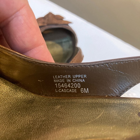 Franco Sarto Leather Slingbacks with Brown Suede Bows  size 6 Genuine Leather - Picture 8 of 8